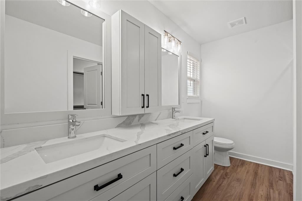9301-9303 N Adrian Place — photo 16