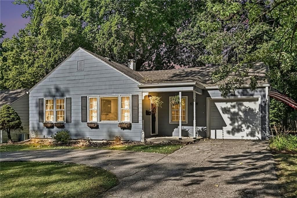 Photo 14 of 18 - 5344 Nall Avenue, Roeland Park, KS 66202