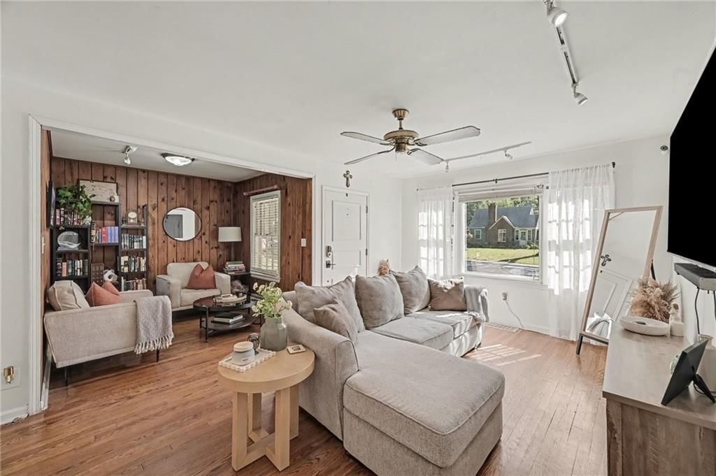 5344 Nall Avenue, Roeland Park, KS