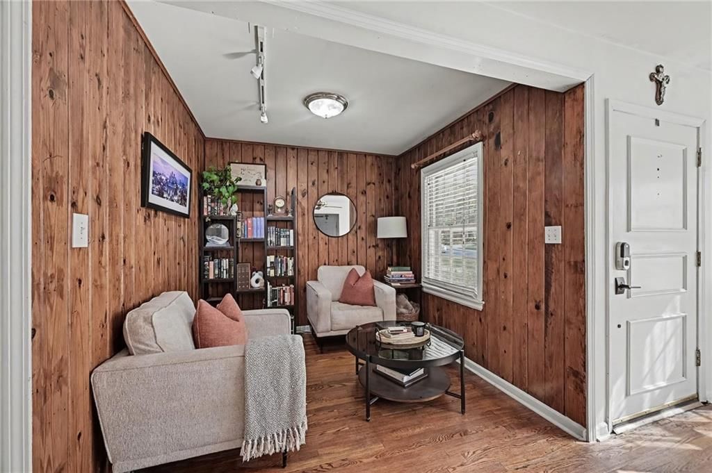 Photo 4 of 18 - 5344 Nall Avenue, Roeland Park, KS 66202
