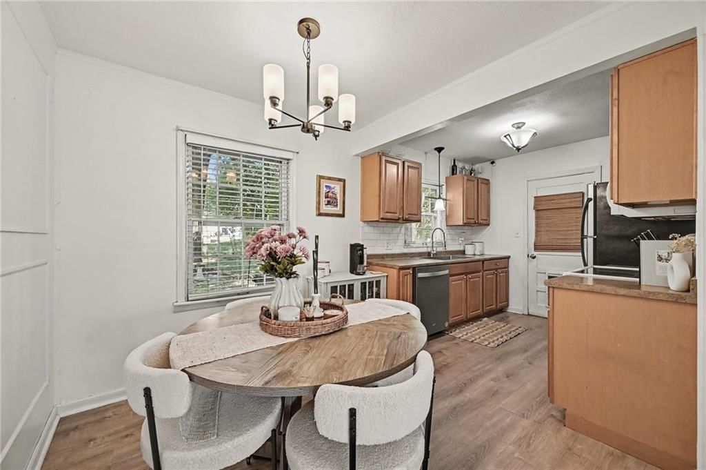 Photo 5 of 18 - 5344 Nall Avenue, Roeland Park, KS 66202