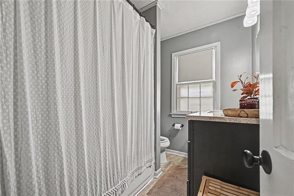 Photo 10 of 18 - 5344 Nall Avenue, Roeland Park, KS 66202