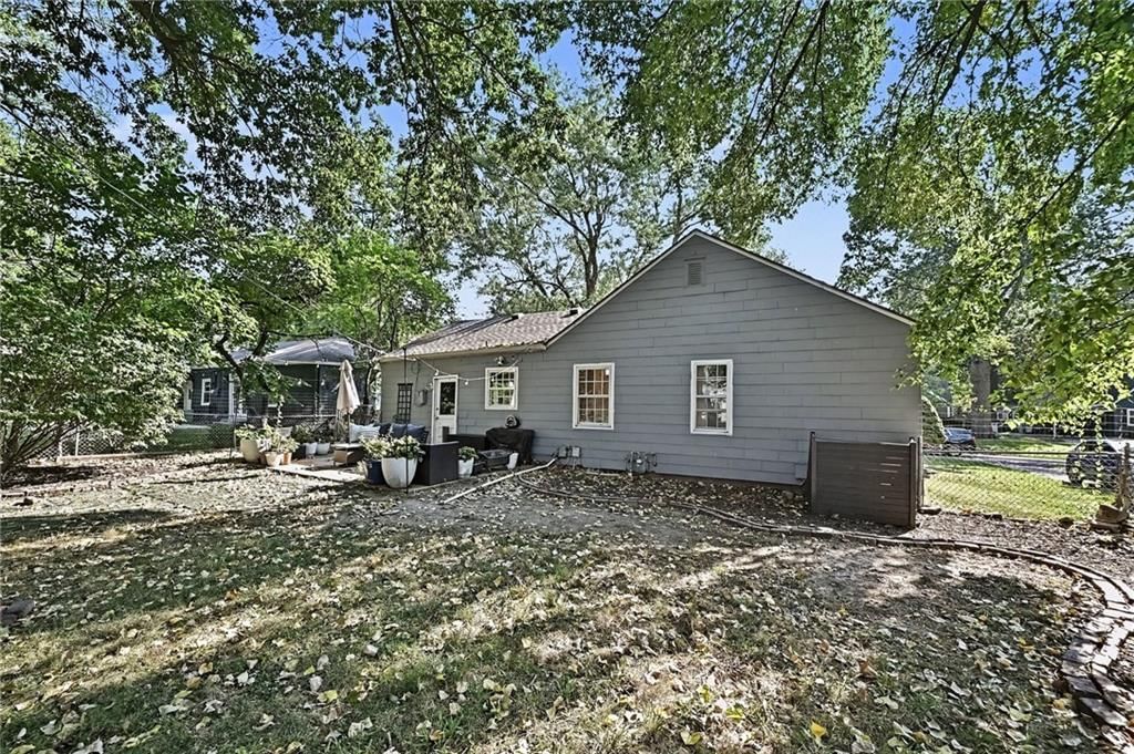 Photo 17 of 18 - 5344 Nall Avenue, Roeland Park, KS 66202