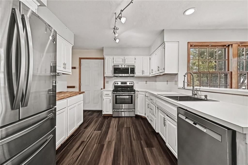 1629 Dunwich Drive — photo 10