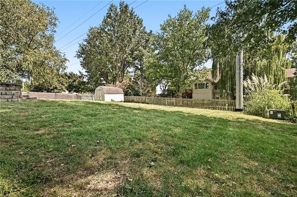1629 Dunwich Drive — photo 32