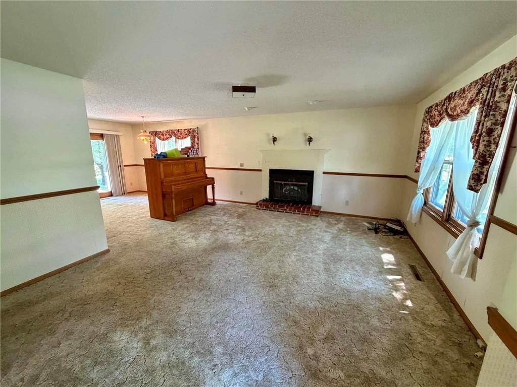 627 W Edwards Street — photo 2