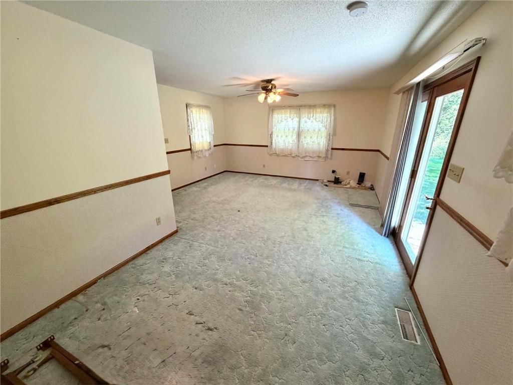 627 W Edwards Street — photo 7