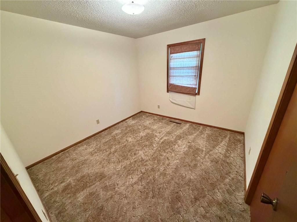627 W Edwards Street — photo 13