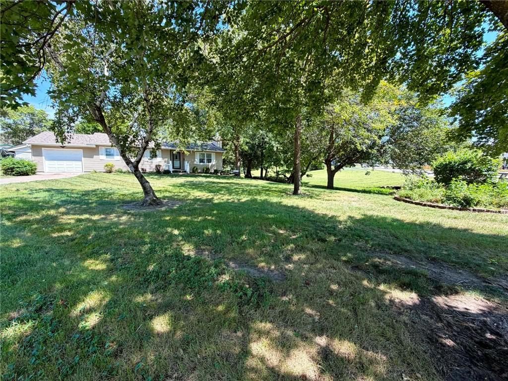 627 W Edwards Street — photo 19