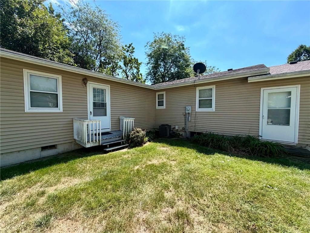 627 W Edwards Street — photo 21