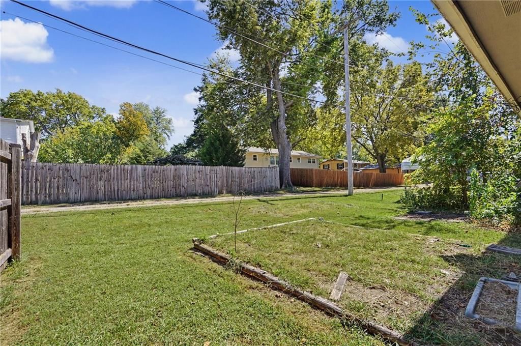 1014 Locust Street — photo 10