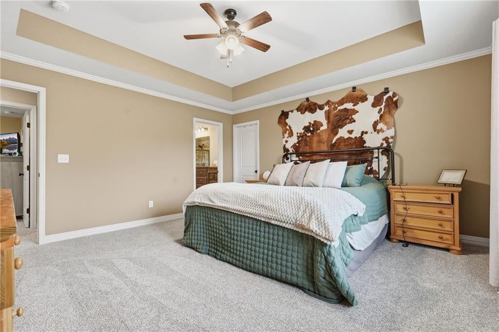 Photo 15 of 34 - 104 S Eastglen Drive, Raymore, MO 64083