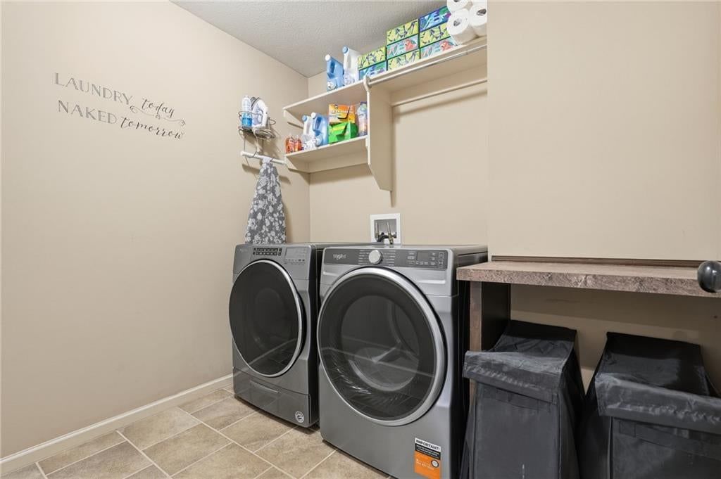 Photo 19 of 34 - 104 S Eastglen Drive, Raymore, MO 64083