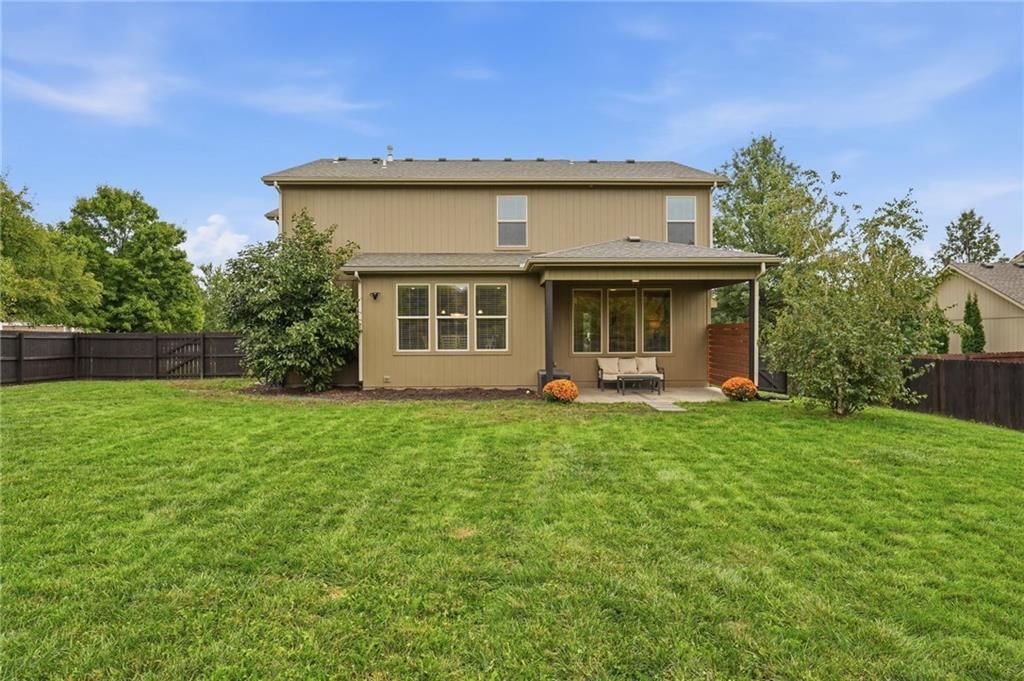 Photo 28 of 34 - 104 S Eastglen Drive, Raymore, MO 64083