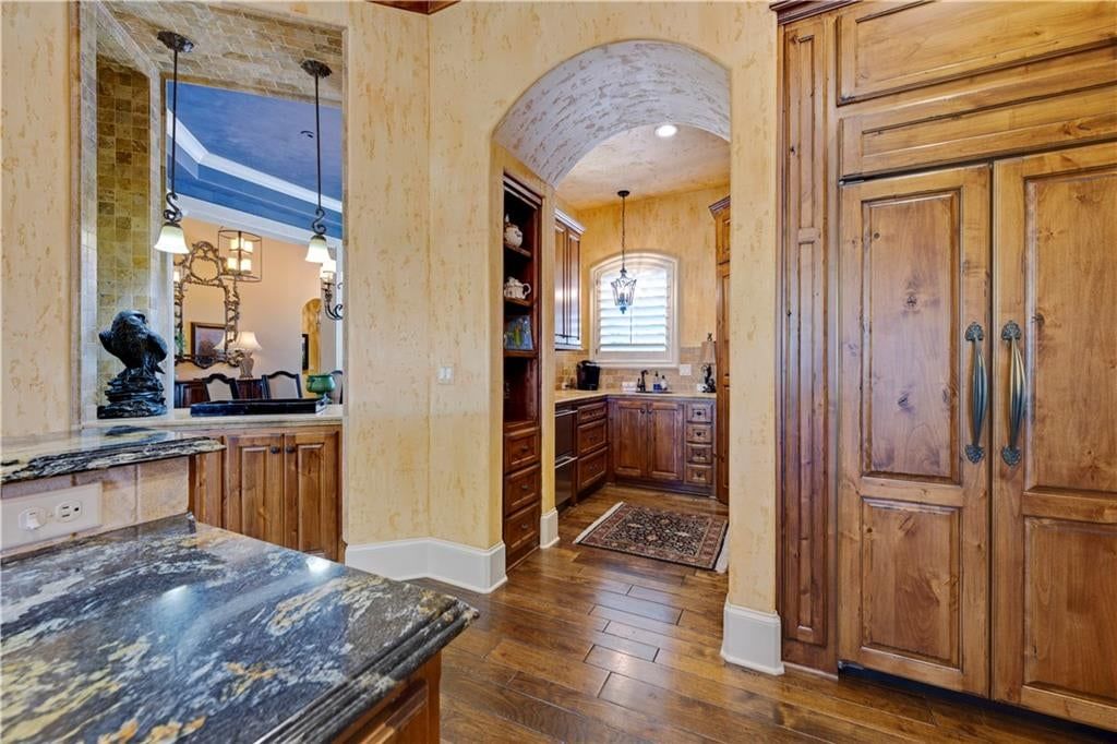 645 St James Court — photo 15