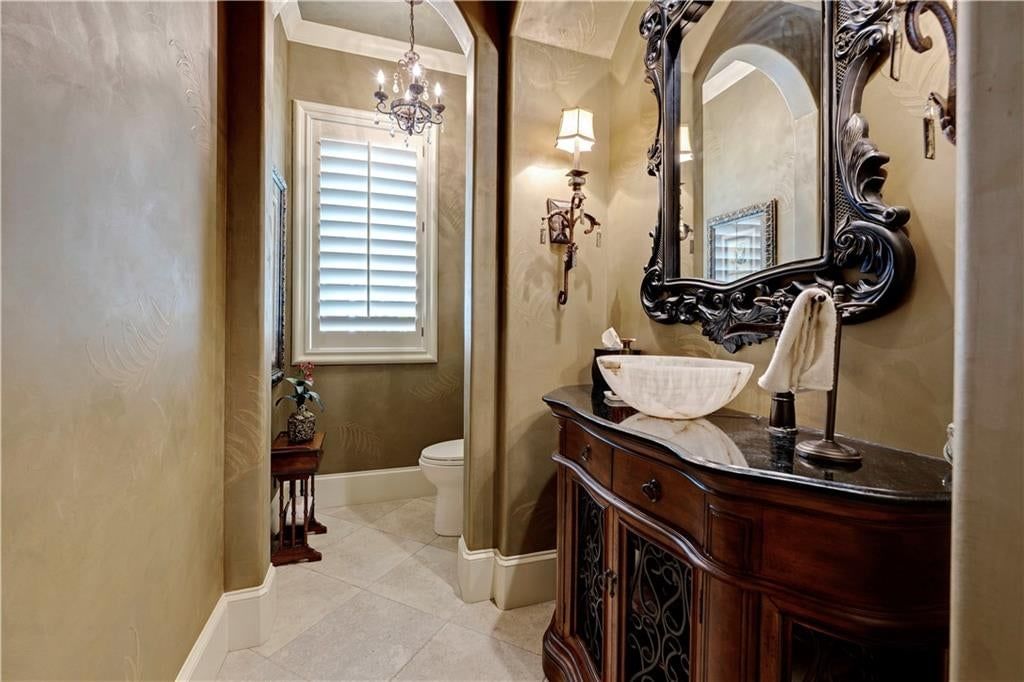 645 St James Court — photo 24