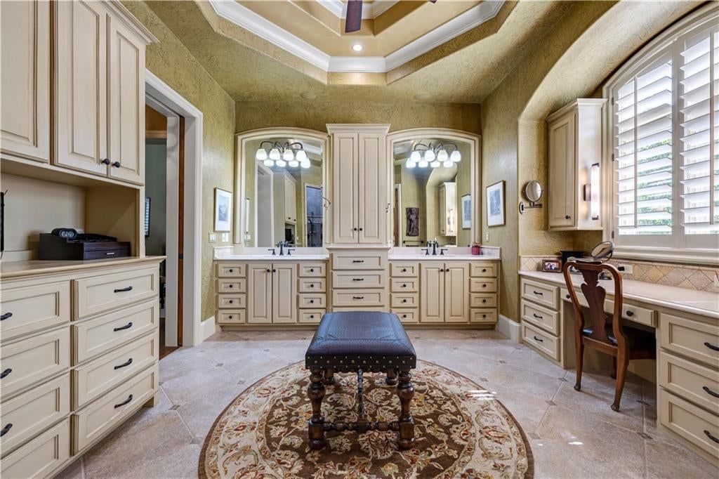 645 St James Court — photo 34