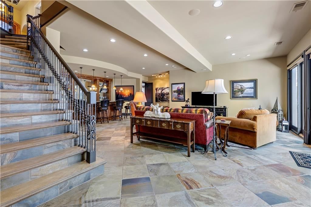 645 St James Court — photo 38