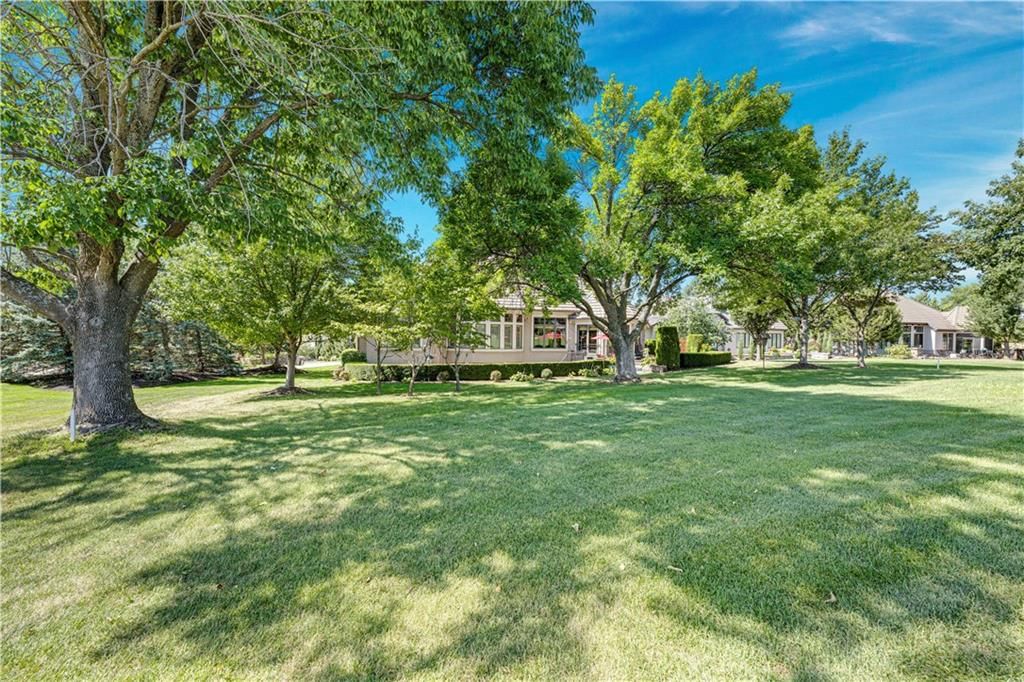 645 St James Court — photo 59