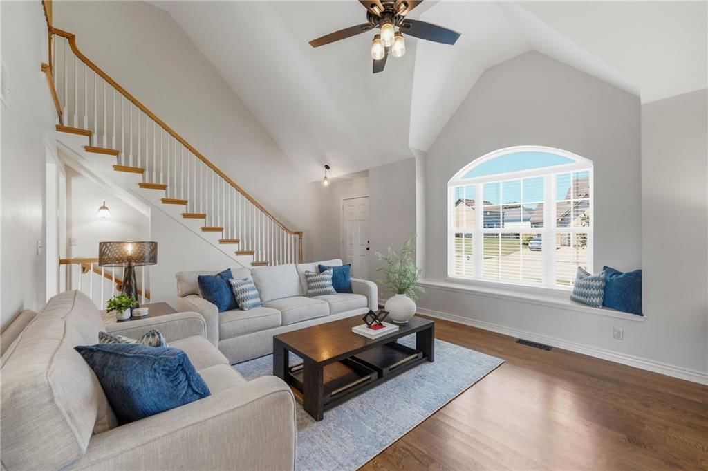 4405 SW Flintrock Drive, Lee's Summit, MO