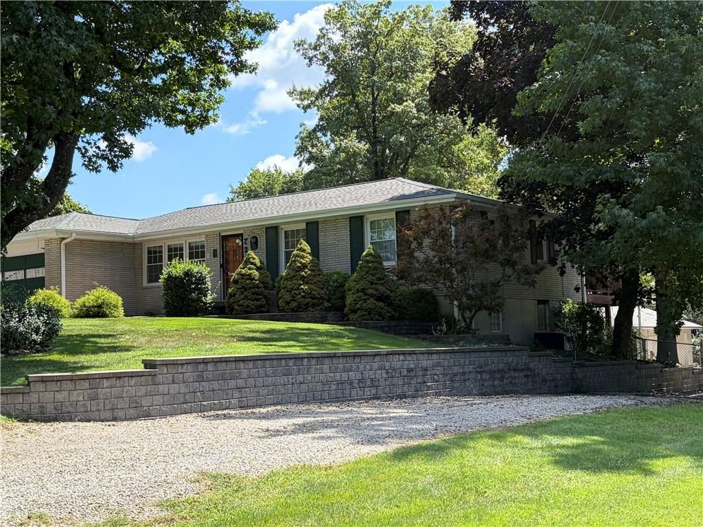 734 N Allen Road — photo 2