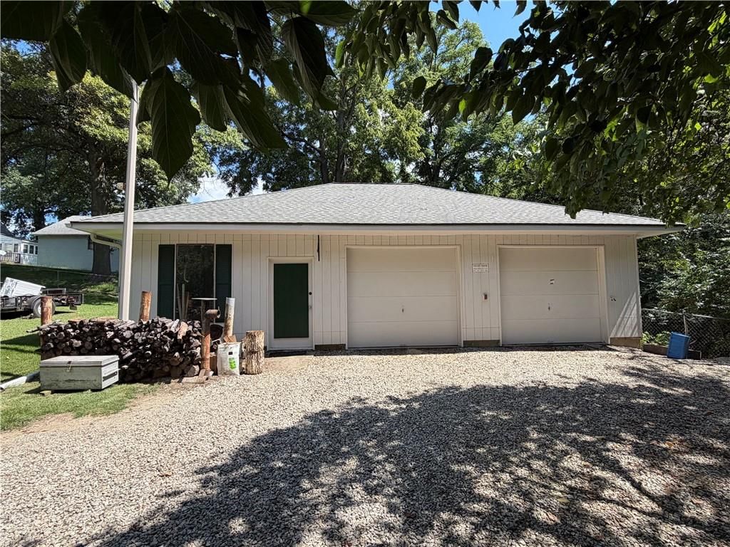 734 N Allen Road — photo 4