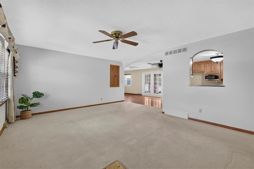 734 N Allen Road — photo 9