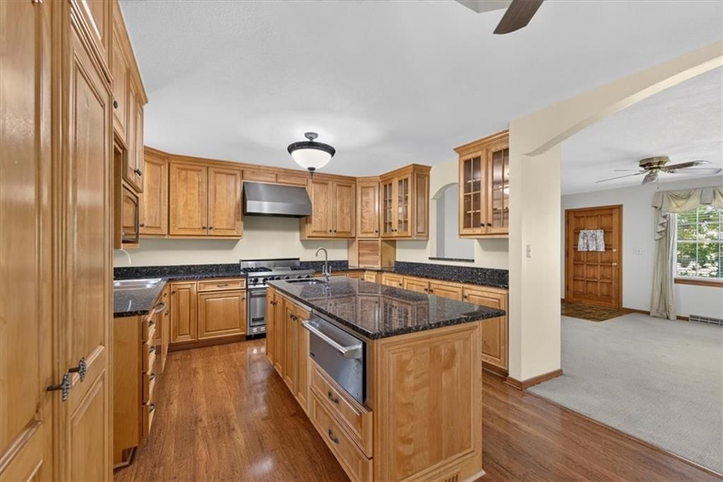 734 N Allen Road — photo 13