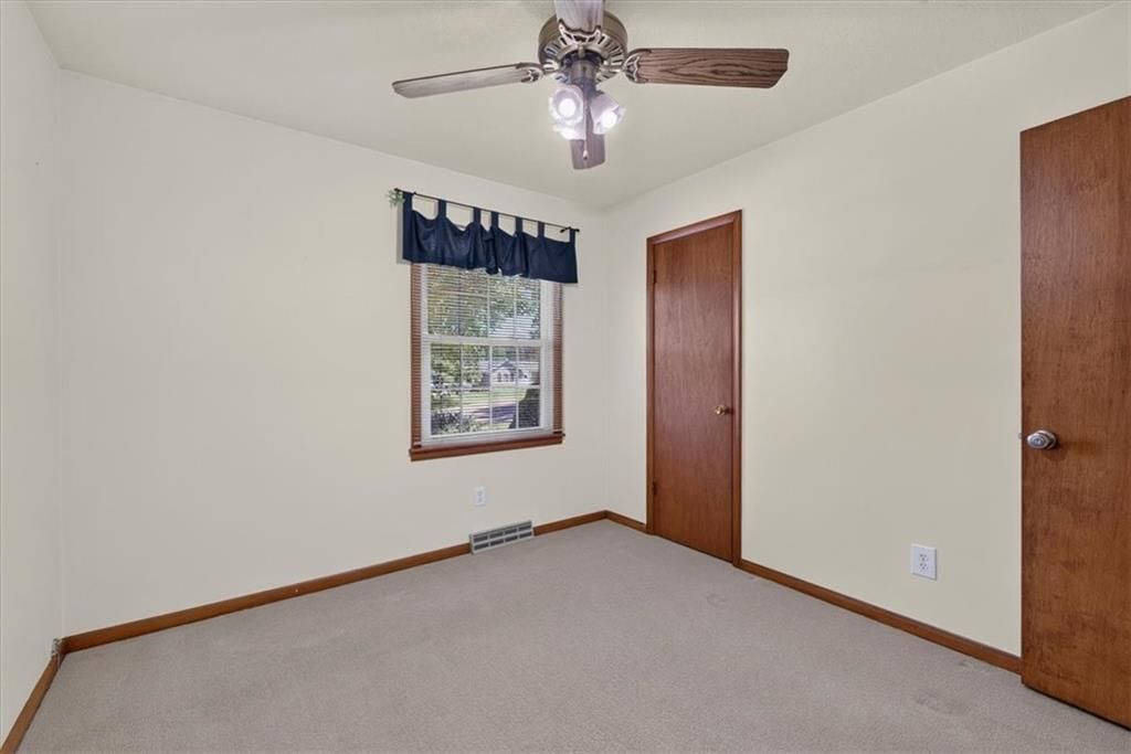 734 N Allen Road — photo 33