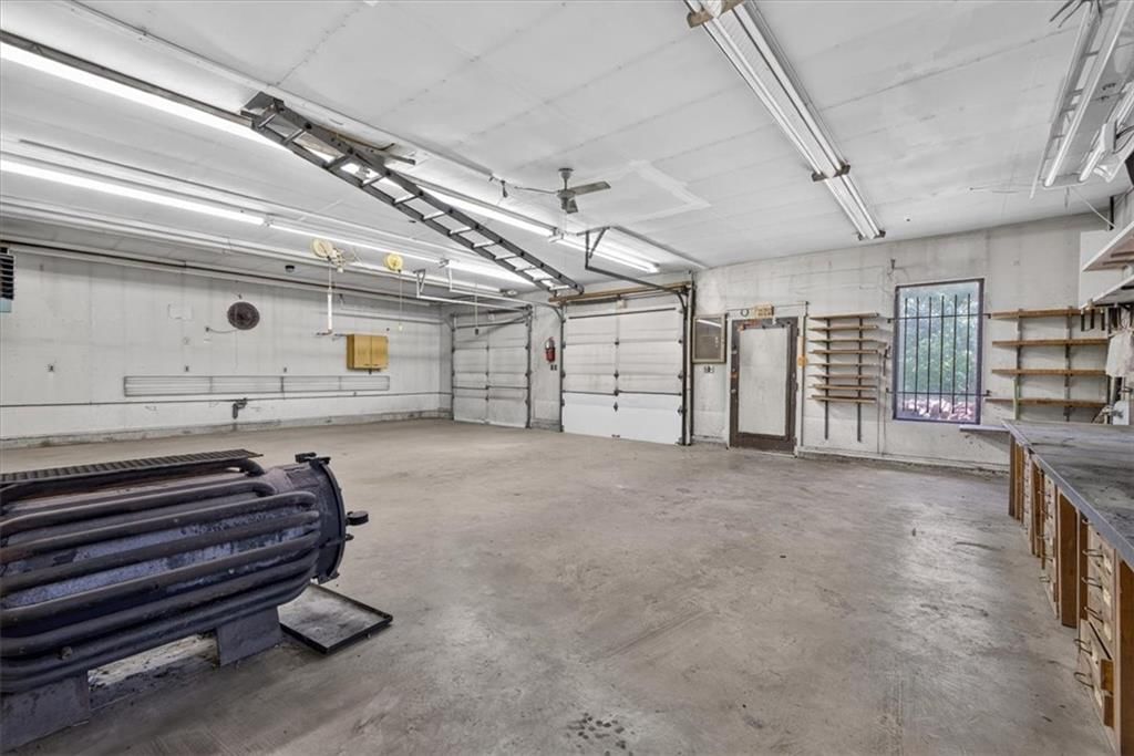 734 N Allen Road — photo 37