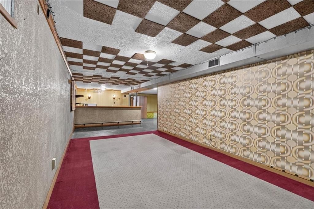 734 N Allen Road — photo 41