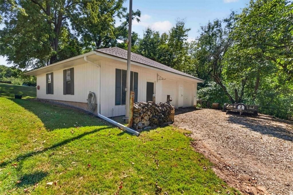 734 N Allen Road — photo 65