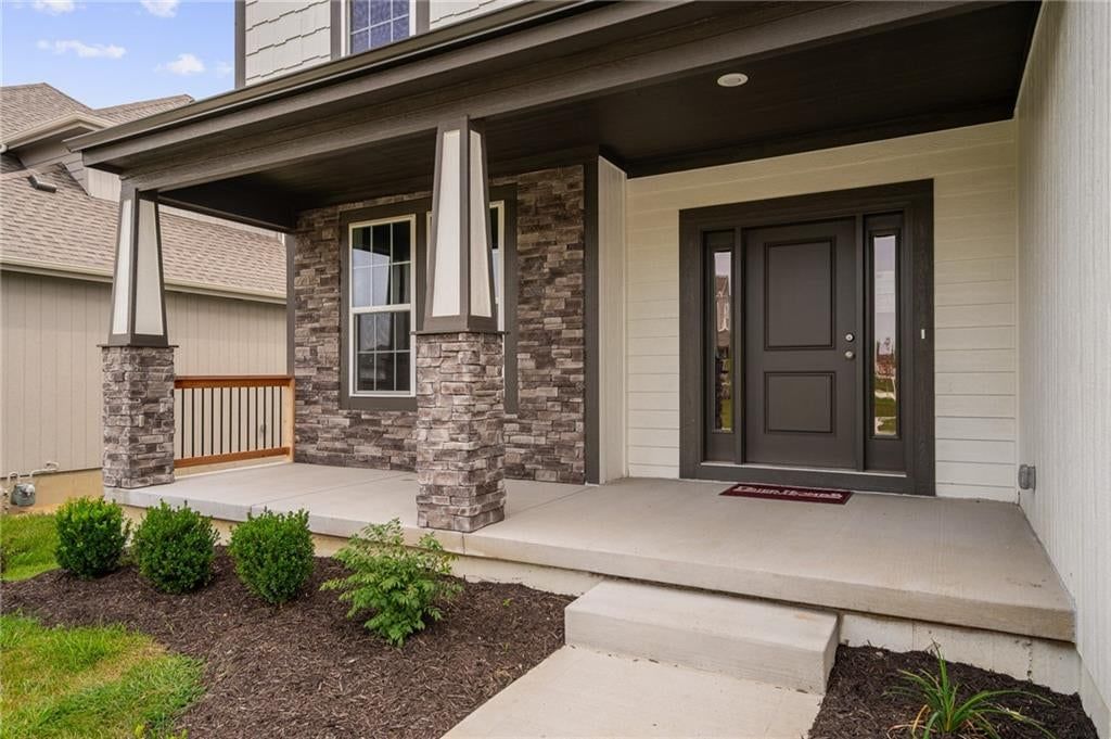 19799 W 114th Place, Olathe, KS: listing photo 2