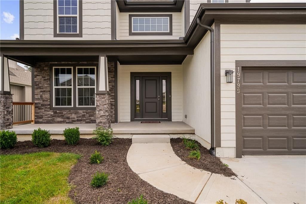 19799 W 114th Place, Olathe, KS: listing photo 3