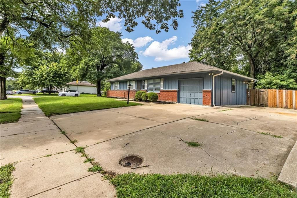717 S Sunset Drive — photo 2