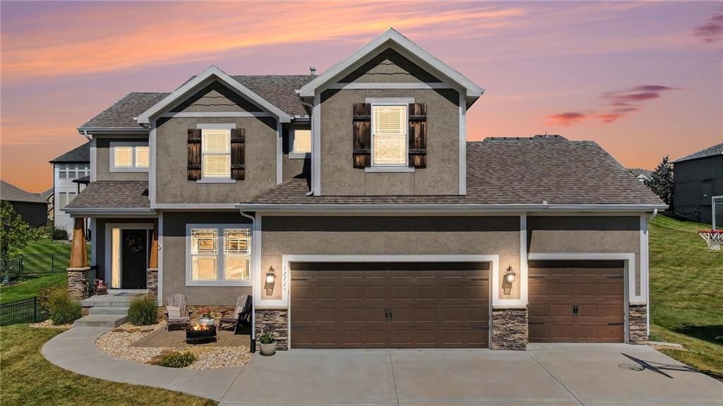 12725 N Overbrook Drive, Platte City, MO: listing photo 2