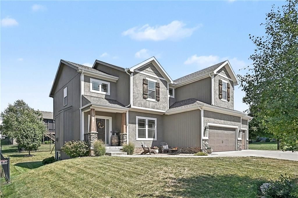 Photo 4 of 57 - 12725 N Overbrook Drive, Platte City, MO 64079
