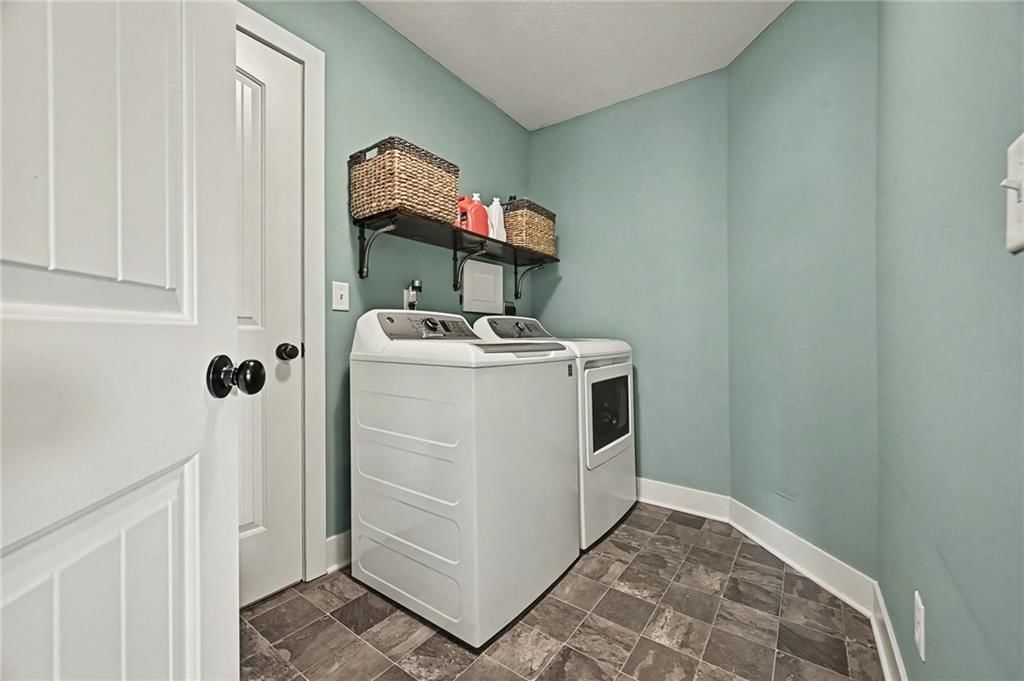 Photo 26 of 57 - 12725 N Overbrook Drive, Platte City, MO 64079