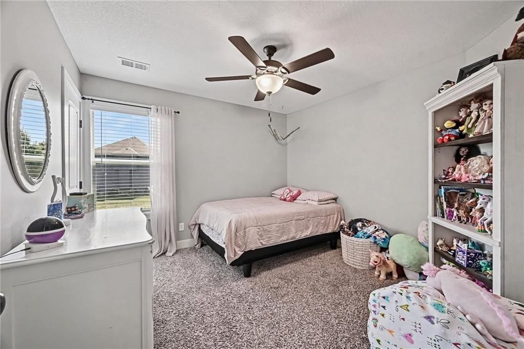Photo 31 of 57 - 12725 N Overbrook Drive, Platte City, MO 64079