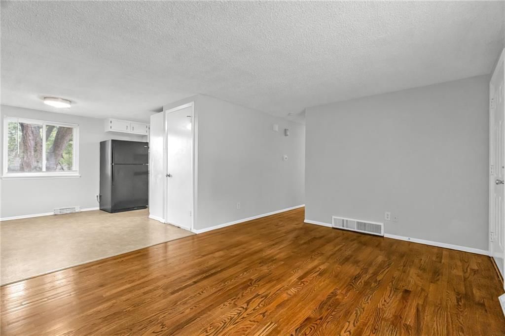4024 N Spruce Avenue — photo 5