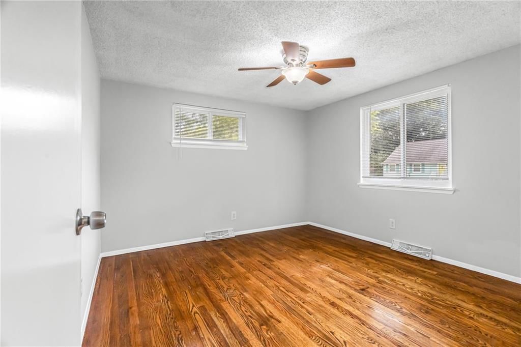 4024 N Spruce Avenue — photo 10