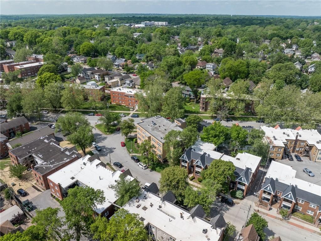 Photo 39 of 40 - 4339 Roanoke Parkway, Kansas City, MO 64111