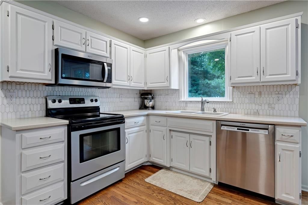5113 Woodsonia Drive — photo 12