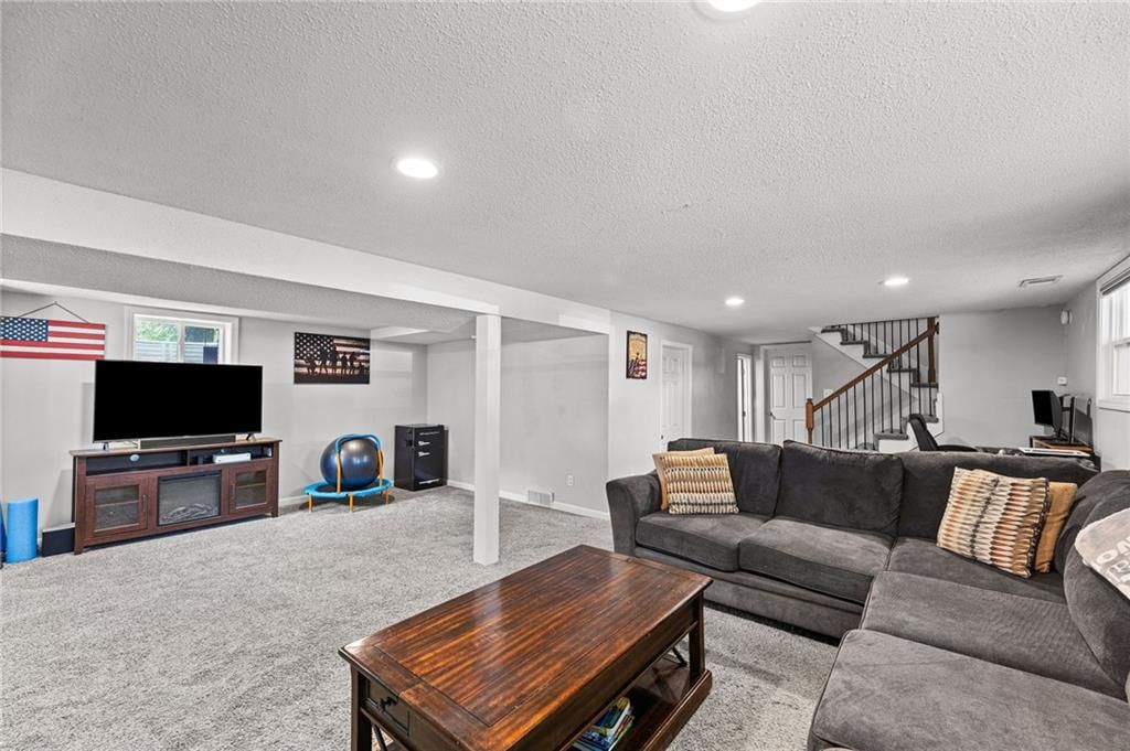 12712 Crystal Avenue — photo 29