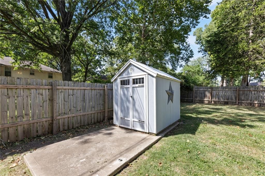 12712 Crystal Avenue — photo 39