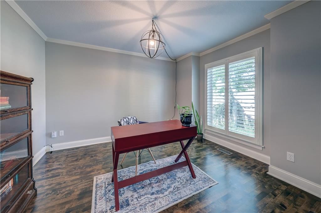 Photo 13 of 50 - 12317 Walmer Street, Overland Park, KS 66209