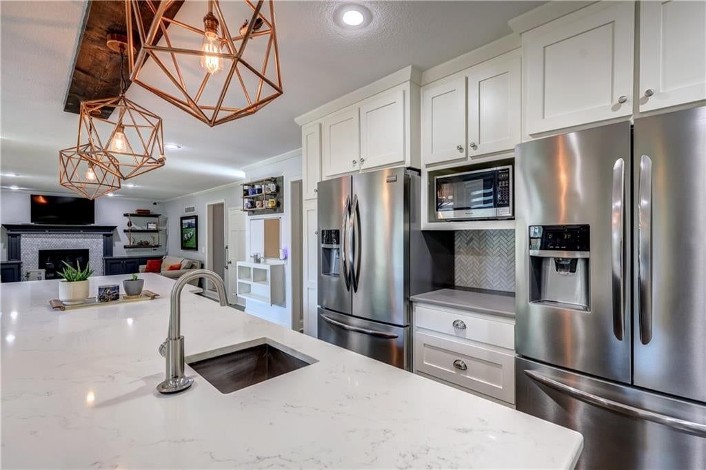 Photo 18 of 50 - 12317 Walmer Street, Overland Park, KS 66209
