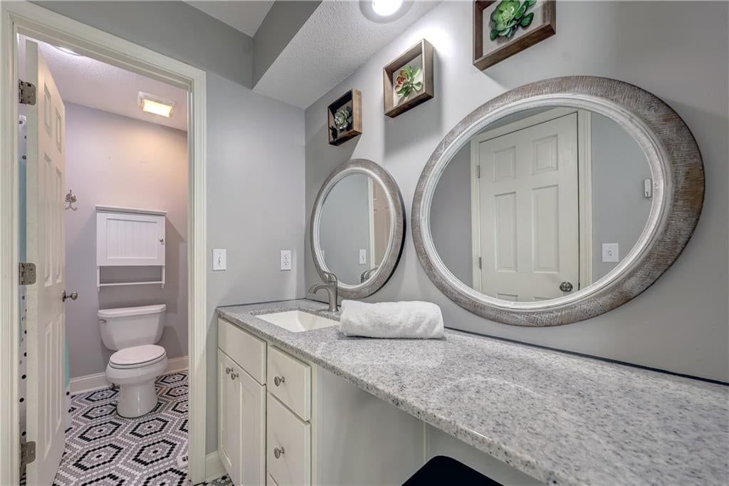 Photo 27 of 50 - 12317 Walmer Street, Overland Park, KS 66209