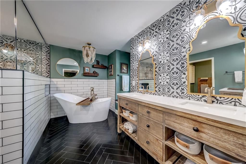 Photo 36 of 50 - 12317 Walmer Street, Overland Park, KS 66209