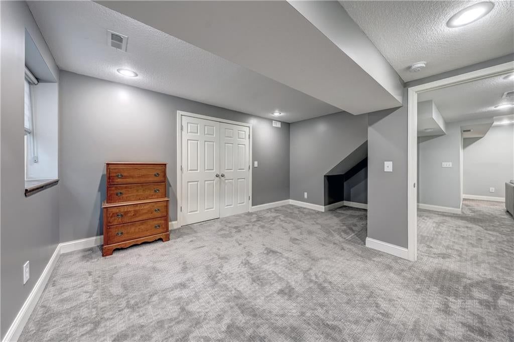 Photo 41 of 50 - 12317 Walmer Street, Overland Park, KS 66209